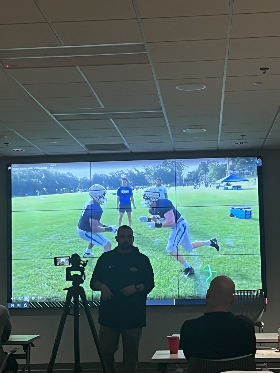 GR8 night in Pensacola, Florida w/the UWF Coaches talking football w/visiting HS coaches. It was a GR8 clinic presentation by each coach as you can feel & hear the passion from each ARGOS Coach. It was a GR8 time discussing football techniques. Life with football is better.