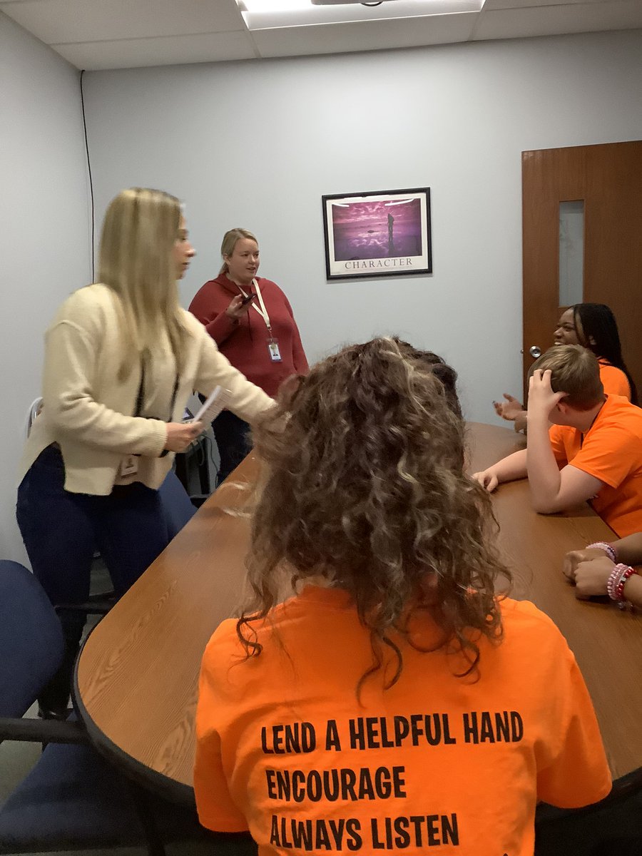 FLWWILDCATS's tweet photo. A HUGE 🐯 SHOUT OUT to this incredible group of students!  FLW invited our @WAWMSchools communications department to come for Social Media Take Over.  We can’t wait to see our school featured on our districts social media.  #flwwildcats #wildcatwow #wawmproud #TheWestWay https://t.co/SYGoQTiIV8