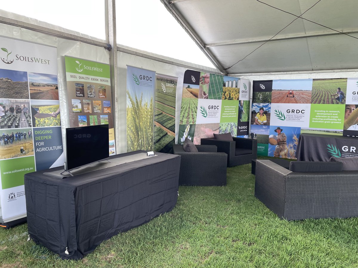 Come and visit us at #WaginWoolorama with ⁦⁦@GRDCWest⁩ ⁦@DroughtInfo⁩ and ⁦@SoilsWest⁩. Come and have a look at our free to download digital books on soil quality 👍