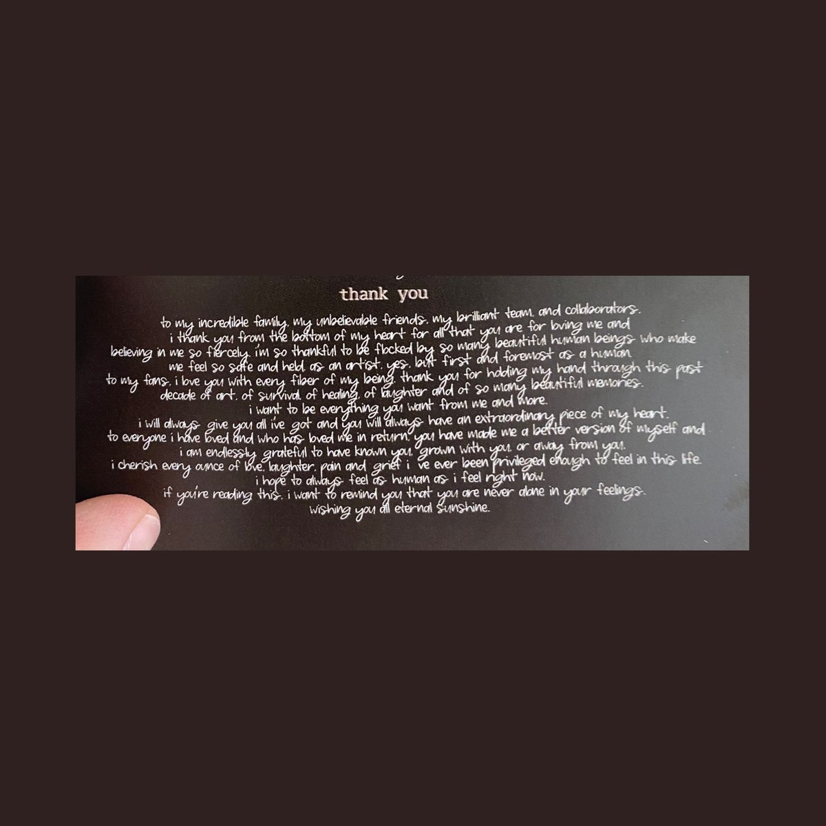 infoari's tweet image. Dedicatória de Ariana Grande para arianators no encarte do “eternal sunshine”! 

“Para meus fãs, eu amo vocês com cada fibra da minha existência. Agradeço por segurarem minha mão nesta última década de arte, sobrevivência, cura, gargalhadas e de tantas memórias belas. Quero ser…