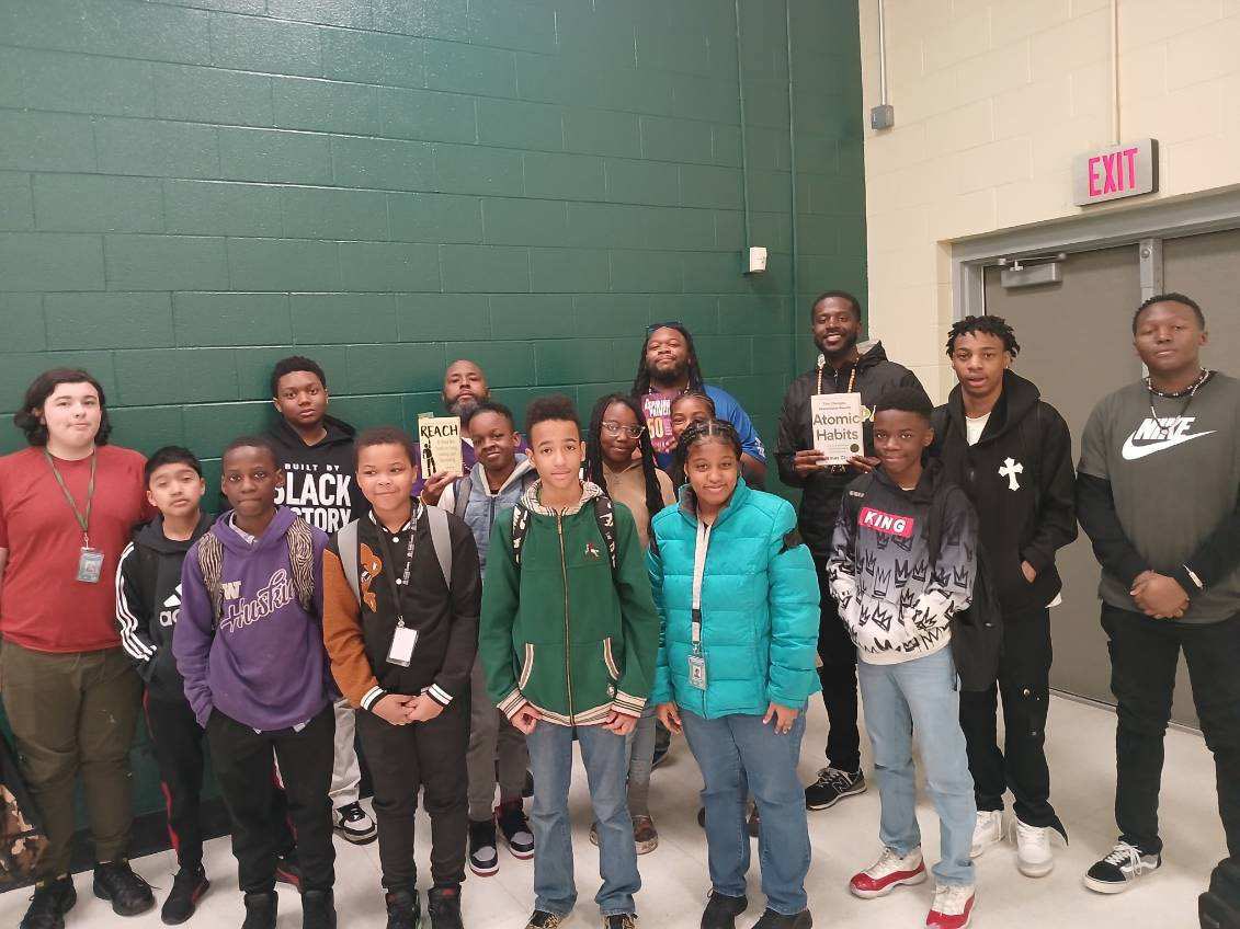 ChestnutOaks_MS's tweet photo. During Read Across America week Chestnut Oaks Middle School invited Dr. Leach, Mr. Wilson, and Mr. White from Crestwood High School to spotlight "Real Men Read" and show the importance literacy and reading. @SumterSCSchools @DrWrightSupt @DrShirleyGamble @shelly_galloway https://t.co/Uz4nlvmslk