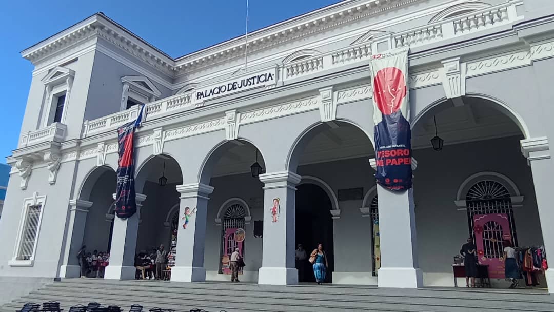 #CCLDestaca |  
❗Llegó la fiesta del libro y literatura a #Matanzas. ❗
Con una programación cultural y literaria variada.
Del 6 al 10 de marzo presentaciones de un volumen significativo de libros en formato digital y alrededor de 80 novedades literarias.