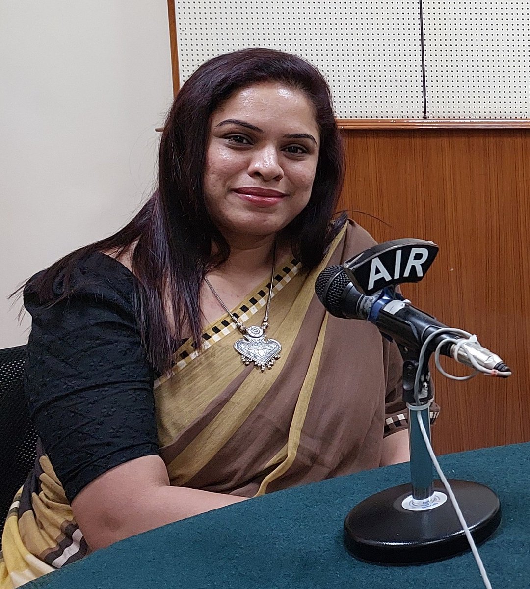#WomensDay2024
"PRERNA"
Listen to interview with Dr. Sravani Reddy, CEO &amp; Founder Soprav Health Consultancy, #Hyderabad today at 10.20am FM 101.9
Watch live link:
youtu.be/MmfncyX9_Ns?si…
#WomensDay
