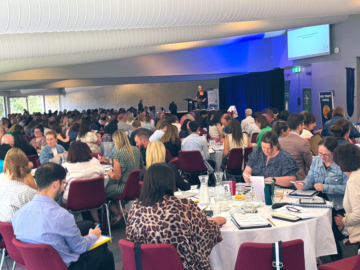 Shaping Minds Australia (@shapingmindsaus) on Twitter photo We’ve had such a meaningful day with the Reading and Learning Collective. Led by @MelbCathSchools with over 300 educators assuming the role of students for <a href="/BrookeWardana/">Brooke Wardana</a> and her daily review demonstrations. A room of teachers and leaders committed to evidence-based teaching 🤩💜 We’ve had such a meaningful day with the Reading and Learning Collective. Led by @MelbCathSchools with over 300 educators assuming the role of students for <a href="/BrookeWardana/">Brooke Wardana</a> and her daily review demonstrations. A room of teachers and leaders committed to evidence-based teaching 🤩💜