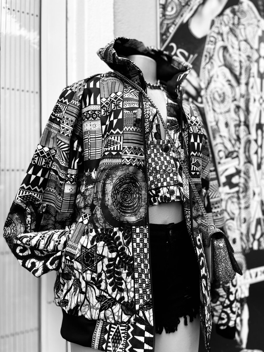 hambanow's tweet photo. LOOK OF THE WEEK
#WomensDay2024 
Patchwork jacket can be styled with shorts and halter top for that weekend but chilled look https://t.co/d3p2Lbitux