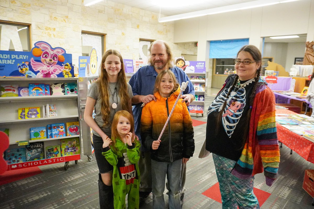 LibraryBonham's tweet photo. Last day to shop the book fair is tomorrow during the school day. 

Our book fair will NOT be open after school! 

Thank you parents for such a great week! 

📚🤓 https://t.co/3l6zjpTIwb