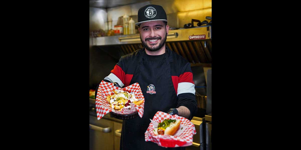 btownblog's tweet photo. TJ’s Street Tacos owner Pablo Vazquez uses social media to share Tijuana flavors with community, by Lluvia Chavez of the @UofWA News Lab: https://t.co/XZ5EghDBnC #burien #seattle #tacos #food #socialmedia @UW #newslab https://t.co/bspHHvufjP