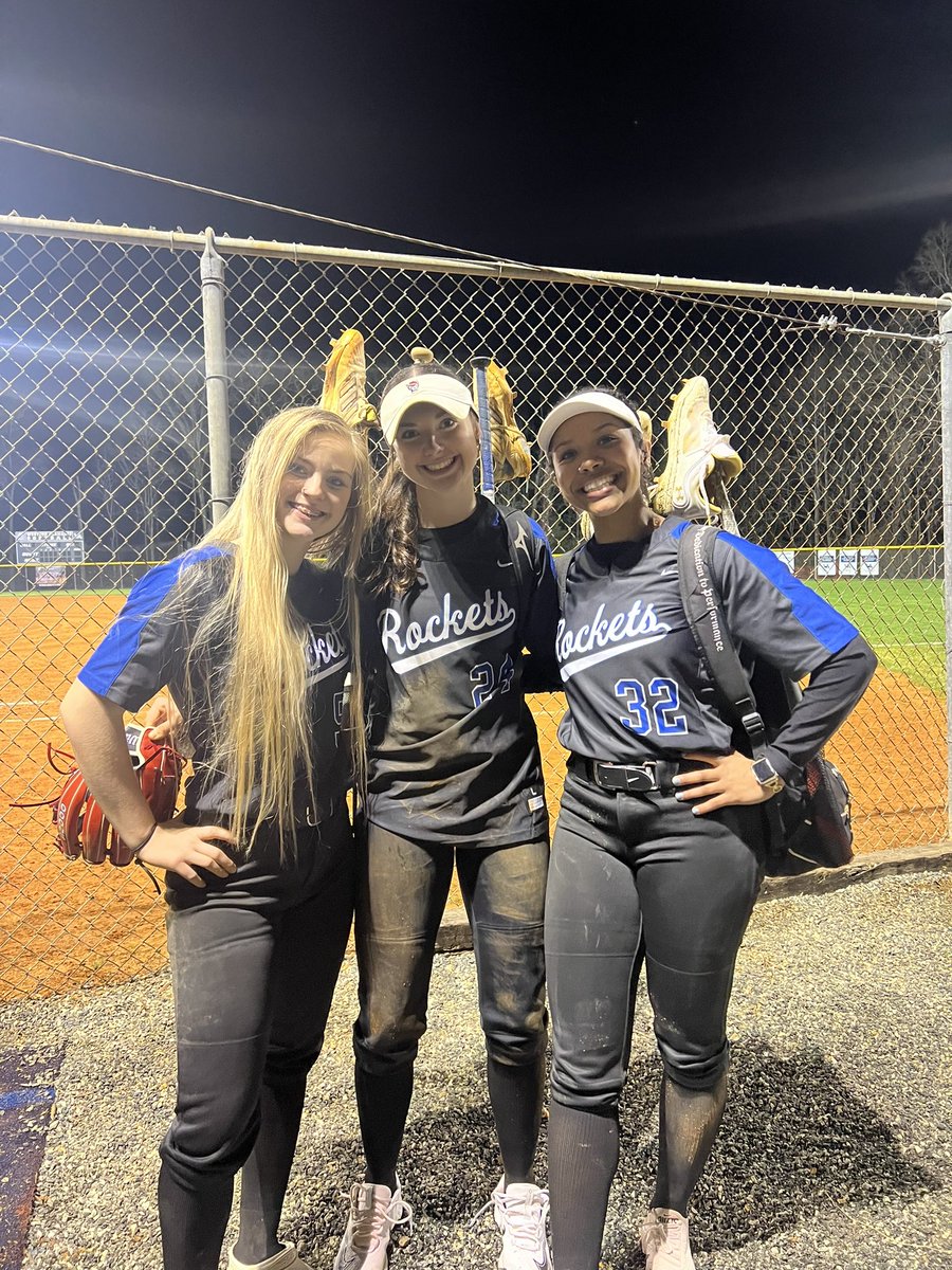 Great start to the season, 1st bomb and another game down with my sissy❤️ @TylerMassey27 Doubleheader tomorrow at the Rock 🪨 First game at 5:30, second 7:00 @LLefty18 @PackSoftball