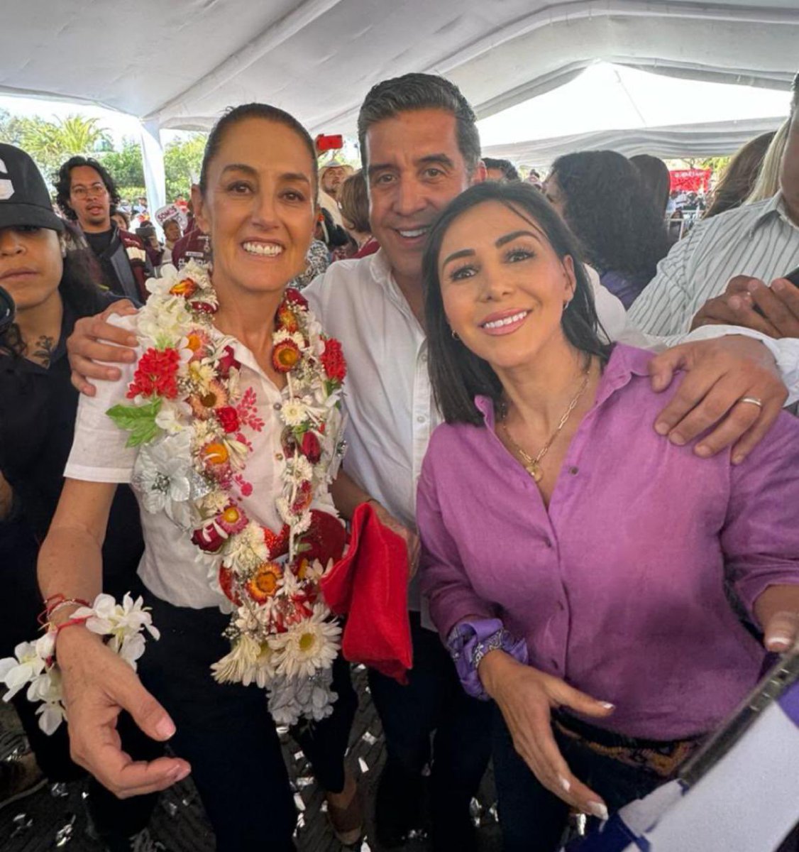 CHEMATAPIA's tweet photo. Hoy, mi esposa Lorena y yo acompañamos a la doctora @Claudiashein durante su visita a Querétaro. Nunca deja de impresionarme su calidez, generosidad e inteligencia. No cabe duda de que nuestro movimiento está en las mejores manos para guiarlo hacia el segundo piso de la Transformación.