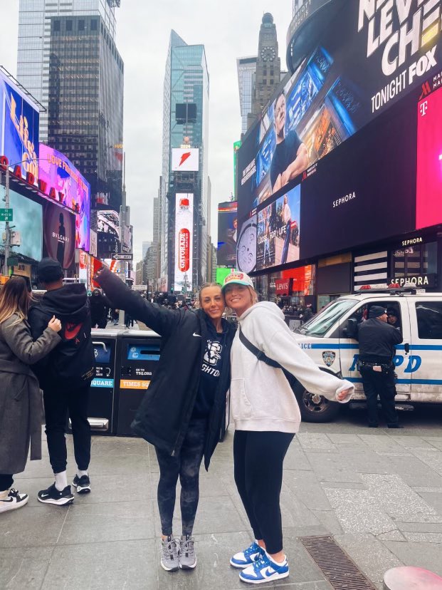 🍎The Big Apple🍎

Taking in all the sights of the city that never sleeps!! 
#GoJays