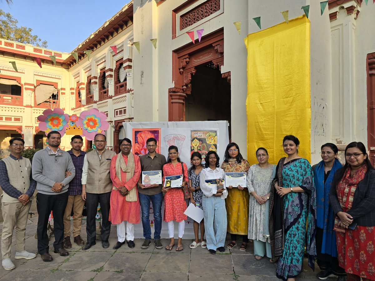 DeanArtsBHU's tweet image. Int Women&apos;s Day in @bhupro        with #Kalki found focussed prog on &quot;Menstrual Hygiene&quot; @MinistryWCD. Dr Preeti made aware of critical issues of menstrual hygiene. Nukkad Natak, #RedDot, songs and Poster making evets org @VCofficeBHU @dsw_bhu @StudentsFOA #studentwellbeing