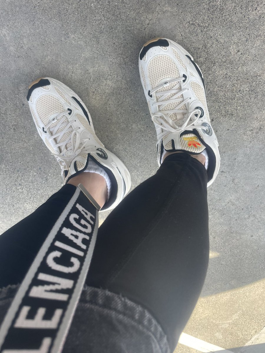 mland2525's tweet photo. 今日は始球式のあのちゃんと
色ちのadidas///
#aNo2mass #始球式 #adidas #astir https://t.co/UwidUUJHpK
