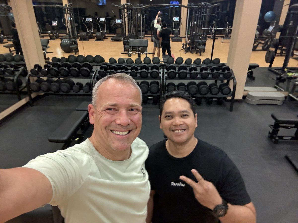 HeddoSiebs's tweet photo. #shoulderworkout #legworkout & #triceps 🏋️ #60minutes #gym #tostarttheday 🤸👍 🙌 #5amclub #keepgoing and #stayfit 💪😃🙋♂️ https://t.co/c2cF4ALRor