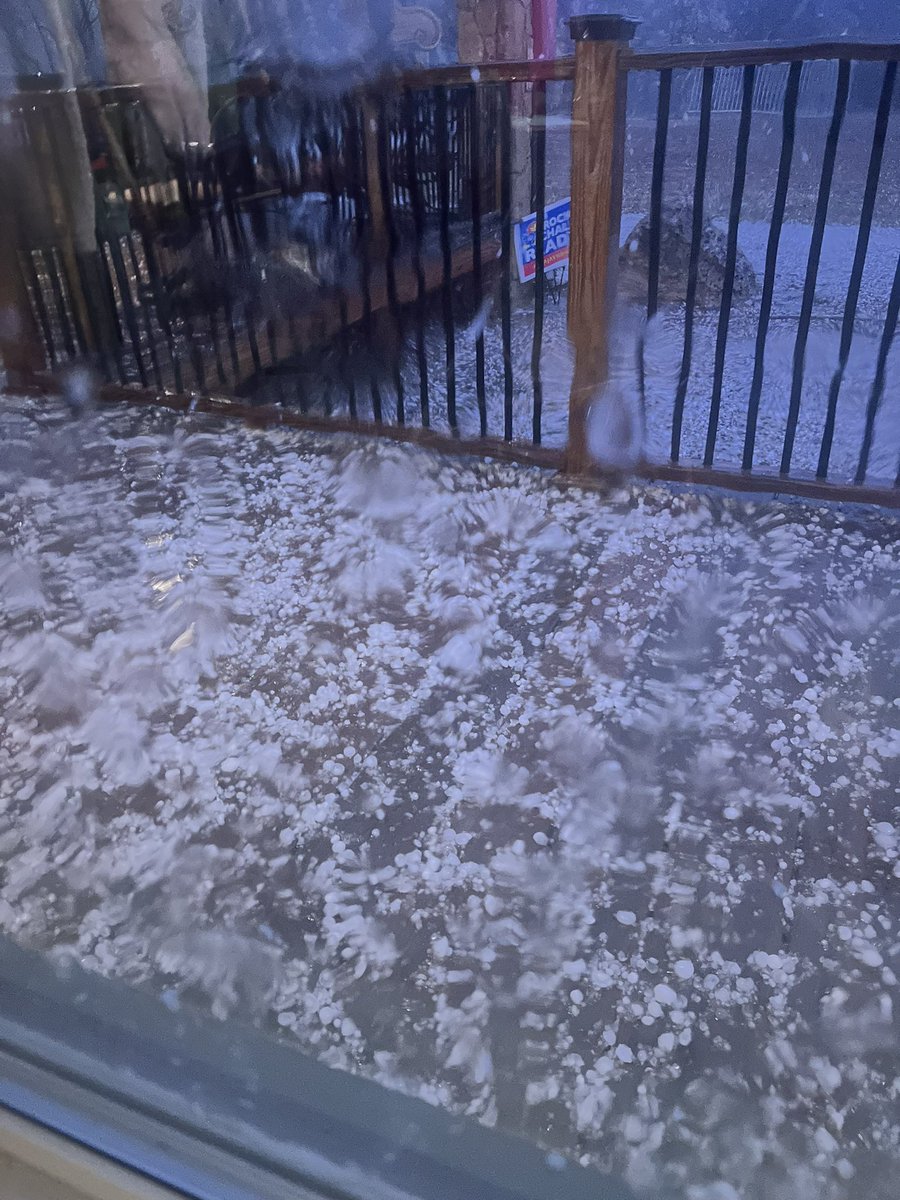 kswxwatcher's tweet photo. Hail - 1 mile northwest of Benton KS 8:08 pm 3/7/24 #kswx @NWSWichita https://t.co/FdbWR67y0G