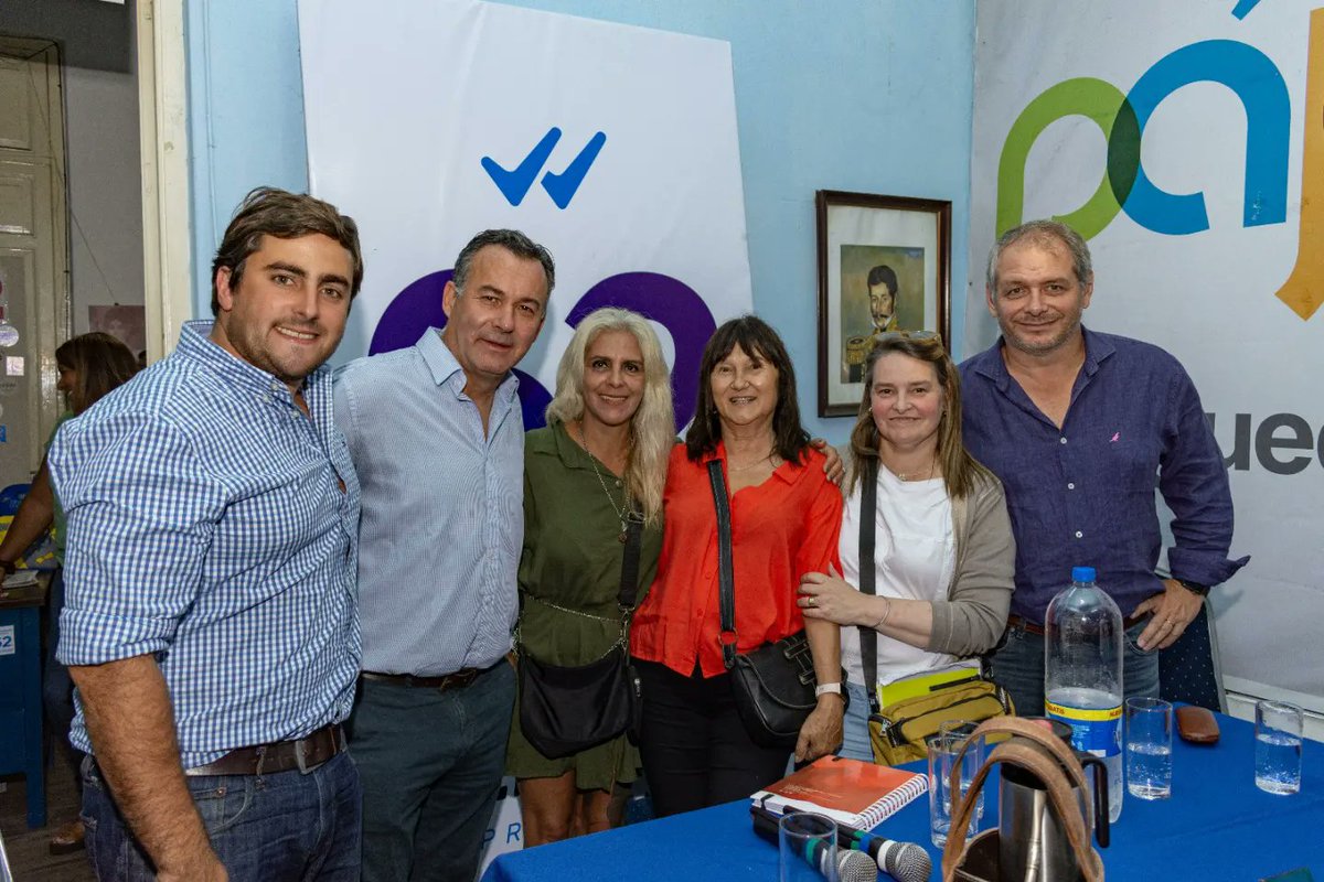 AndreaBrugman's tweet photo. Gran Plenario de nuestra  @amo_62florida la del @PajaroEnciso la que siempre está, la que escucha y a la prueba está, la que acompaña al Gobierno de @luislacallepou y la que quiere un #UruguayParaAdelante,  y deja todo en la cancha para que  @alvarodelgadouy sea  Presidente. https://t.co/Quz2bs7Nv9