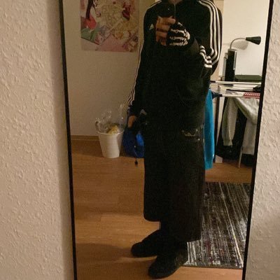 MarcelBeh420's tweet photo. @Xddd086 @KingJungschwanz @bossxplosive ich bin lieber ein boomer und lauf mit monocle und weste rum als so aus zu sehen vorher würd ich mir selber schlimme dinge antun https://t.co/2dDVDkXlob