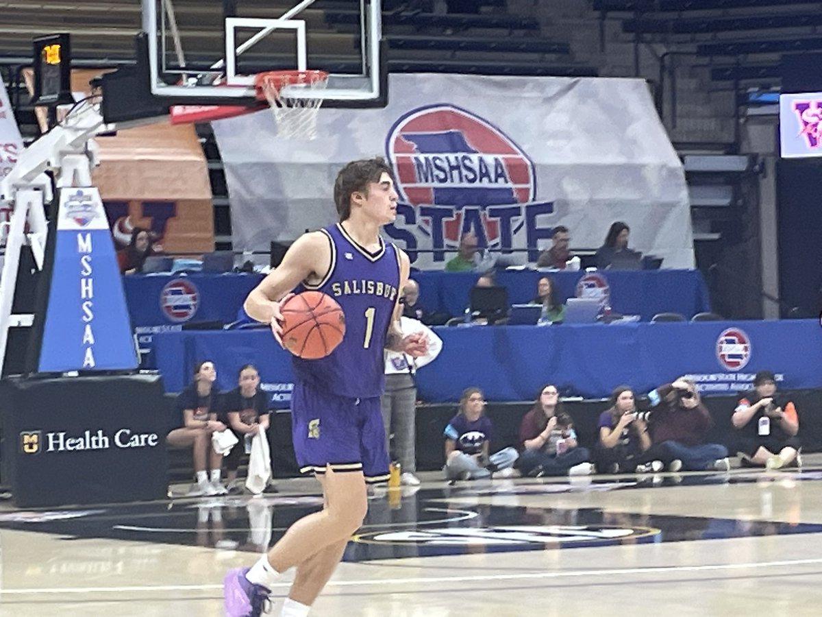 weimerj's tweet photo. @CooperFrancis4 with two 30+ pointers to finish out HS career. I truly think this guy fits in at a lot of levels &amp; can contribute anywhere. Toughness might be his biggest attribute- but he finishes at the rim through contact better than anyone I remember. Outside shot is deadly https://t.co/1MLjZHK53K