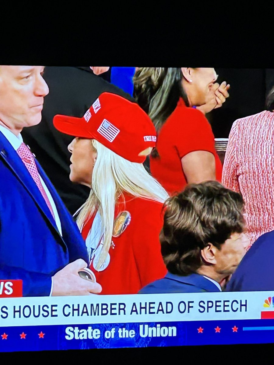 vensequ's tweet image. WTF?? MTG is a POS