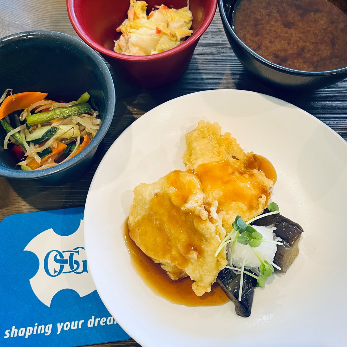 OSGCorporation's tweet photo. Lunch at the OSG headquarters cafeteria🍴🇯🇵
Happy Friday, followers 🌟
#OSGLife #LifeAtOSG https://t.co/2bGe6eaYbH