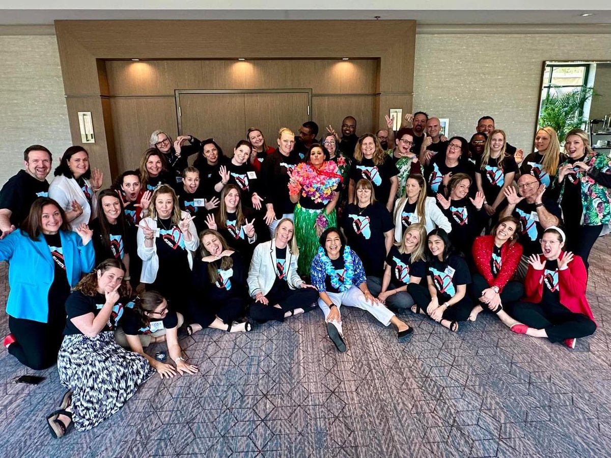 DreamDvlper's tweet photo. Finding our wings as teacher leaders, impacting students and our profession! Grateful for the opportunity to learn and network with such an inspiring community!✨❤️🩵#DreamDeveloperNetwork #wheredreamsfindwings
#fl74strong #flteacherslead #fltoy2024 https://t.co/fiA1QJpos4