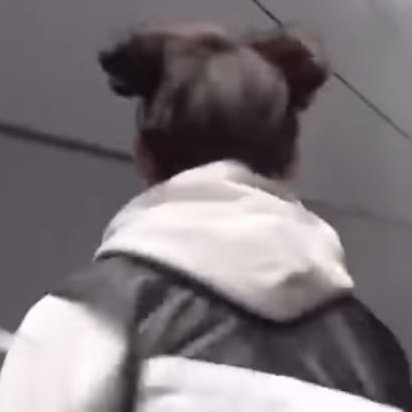 jollywonie's tweet photo. Ni-ki's hair flapping like a puppy ears when he run is the cutest thing ever https://t.co/0gwgGW0fvC