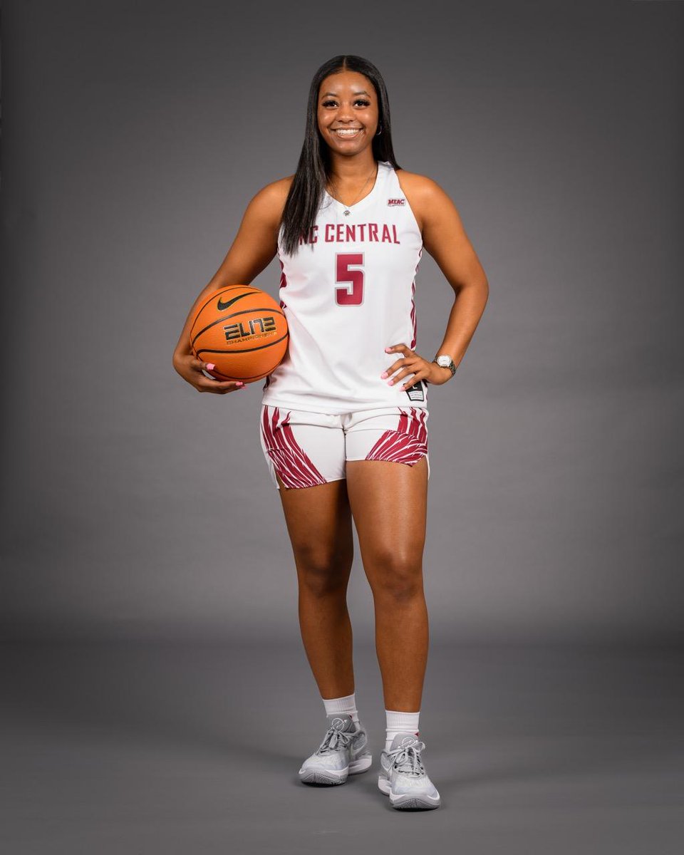 How did your true freshman year go in the MEAC... finished regular season 15-14 record. 338 points(11.7 avg), 137 rebs, 66 ast, 51 stls, 5 blks. 18 double-digit scoring games, Four 20+ point games, and 1 triple double (21pts, 10 stls, 10 ast). @KylaBryant13 🔥🔥🔥 ROY!!!!!!