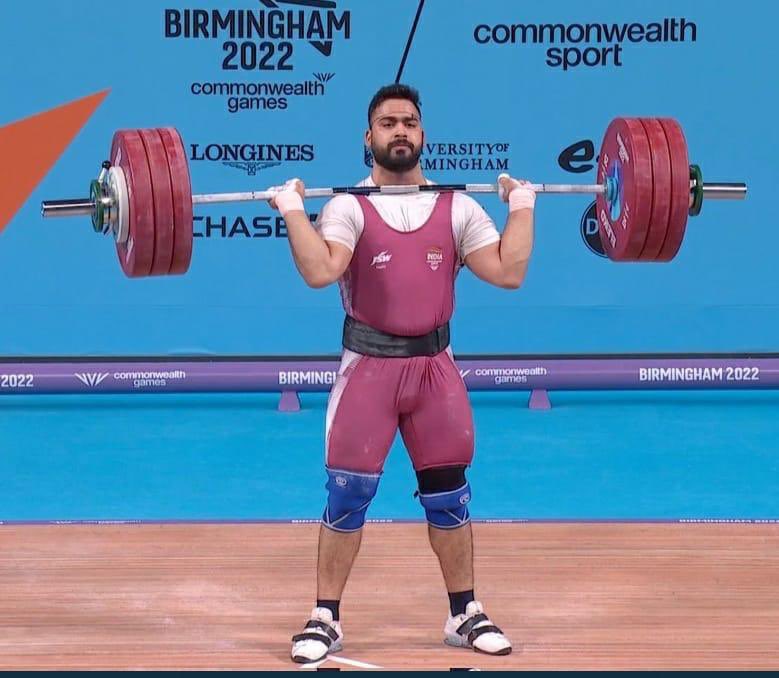 What a portrayal of passion and dedication by Vikas Thakur at Commonwealth games ! Congratulations on winning the silver🥈 at #CWG2022 and hitting the hat-trick with your consistent performance.