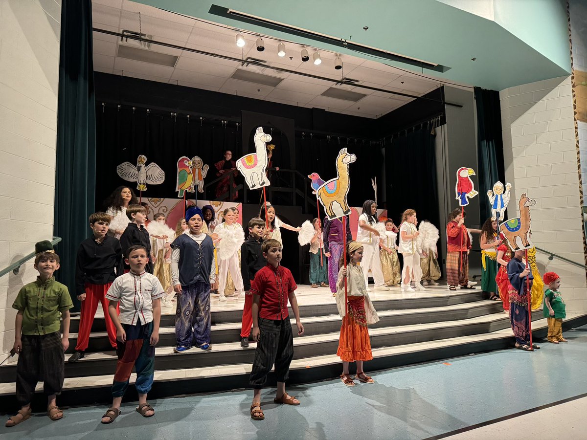 <a href="/CPES_Cheetahs/">Cedar Point Elementary School</a> delivered a dazzling performance of Aladdin Jr. Our <a href="/PWCSNews/">PWCS</a> talented scholars never cease to amaze me. It was a magical evening filled with music, artistry, and performing arts! 🎭 🎤 #ArtsEducation 💙