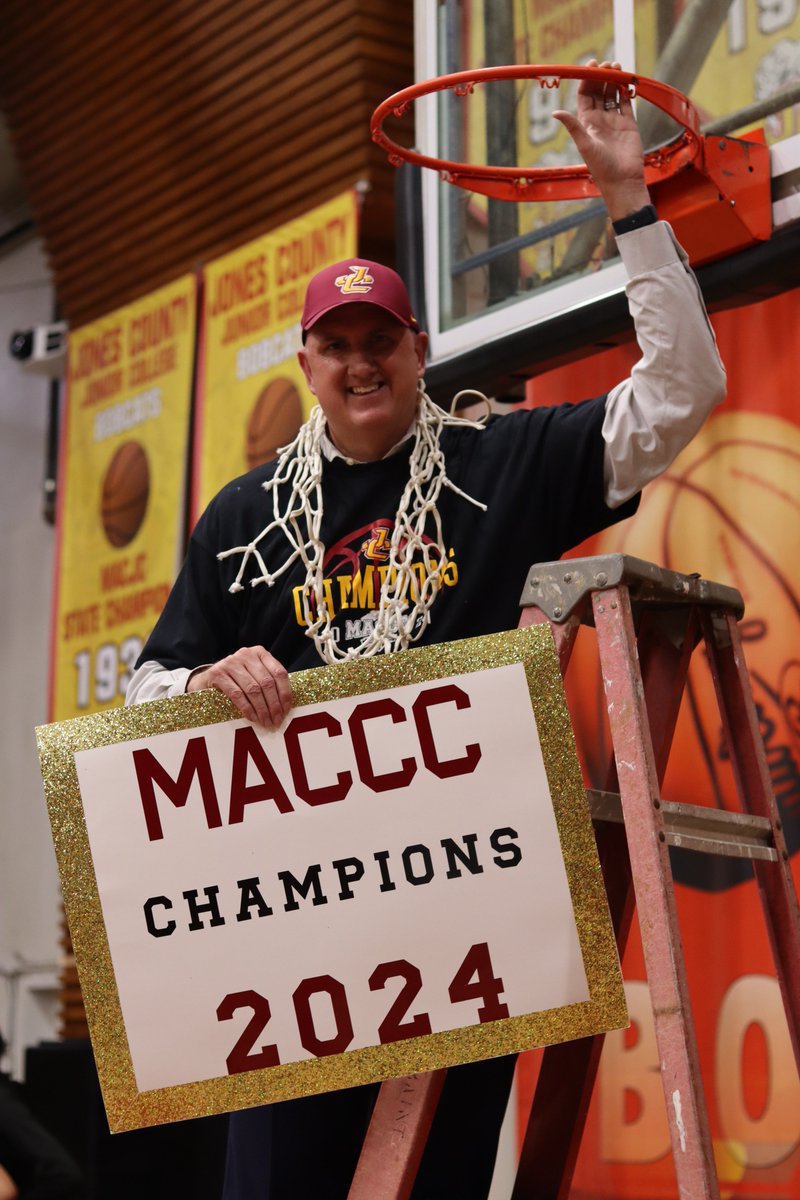 Newton Mealer 🏀 tweet media