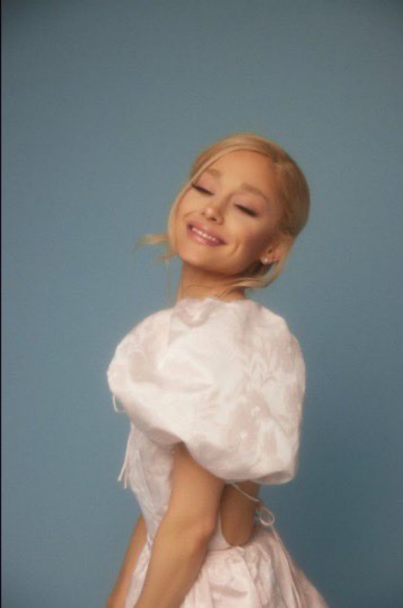 ARIANA… GRANDE