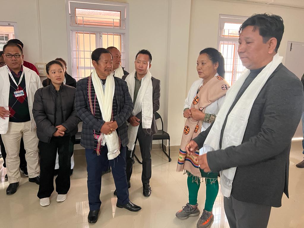 diprotawang's tweet photo. Block Public health unit  at CHC Jang inaugurated by @LekiGombu ZPC Tawang 

In presence of ADC Jang @hakraso 
PD DRDA @TenzinJambey4  

DMO  Dr Rinchin Neema and health staffs this morning https://t.co/X4wTLqOblC