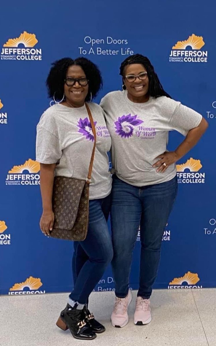 JtownElemAP's tweet photo. Our Women of Worth Jags @jtownelementary had an amazing time at the WOW conference today! Thank you Ms.Young, Ms.Brice, and Ms.Mochele for leading this group of ladies and giving them this opportunity! @MsJennaMorrell @PilleErin https://t.co/OkECfrICtj