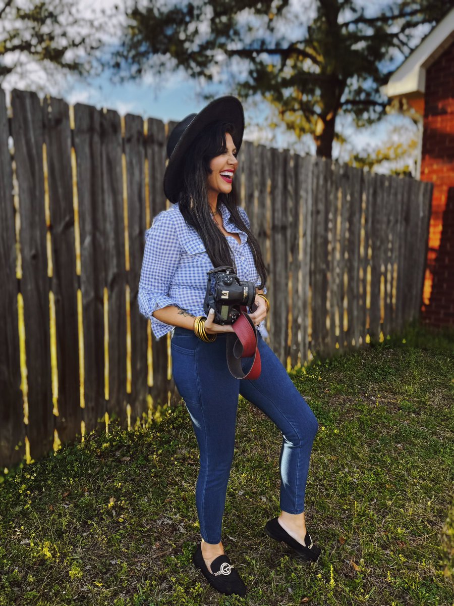 tineeks's tweet photo. If it’s not making me money or happy, I’m busy. 

+ in my element 📸🤍
TBPhoto | TBSocials
#tinikabennettphotography https://t.co/WriVK3FH5F