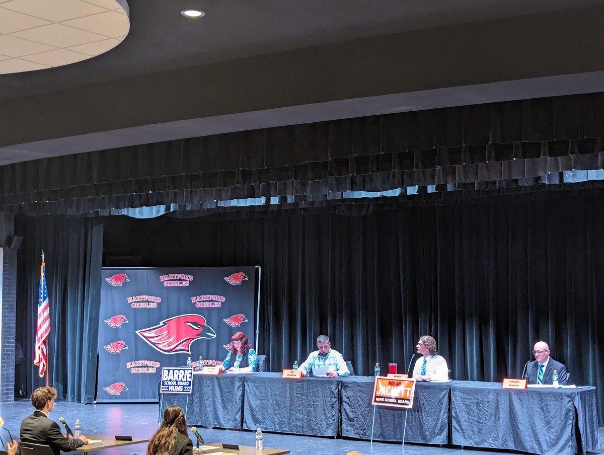 HUHS_rahmlow's tweet photo. #ivoteforkids Tonight's @HUHS_District school board candidate forum was awesome thanks to the leadership of some of our student board reps who nailed it as moderators! #proudAP https://t.co/Iw9XCL5xtJ