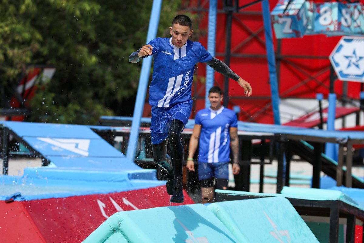 ExatlonMx's tweet photo. 𝗩𝗘𝗟𝗢𝗖𝗜𝗥𝗔𝗣𝗧𝗢𝗥 se mantiene en competencia con un crédito, 𝗛𝗘𝗟𝗜𝗨𝗗 también se queda con uno. 🦖🔵🙌🏼 #ExatlónMéxico https://t.co/t3PVthSSFN
