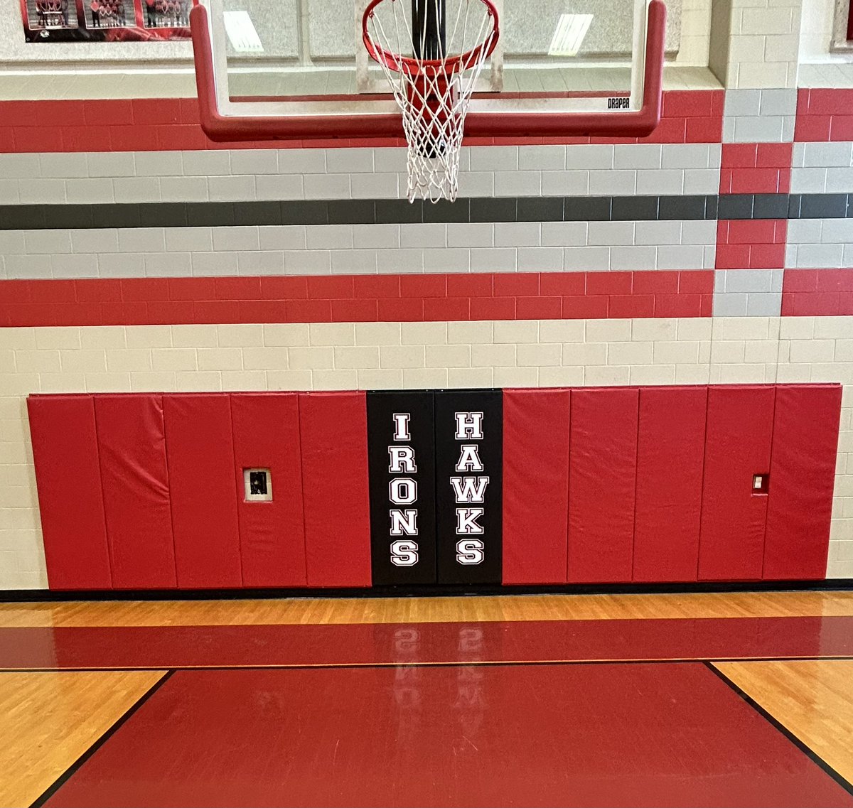 cgarr_62's tweet photo. Thank you Coach Alison Williams, Coach Patterson, @IJHgirls and @IJHboys for the opportunity to do this padding project for you.
#TRFacilityServices #ProtectivePadding #FacilitiesWork https://t.co/uayShqcA1l
