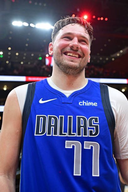 MavsMuse's tweet image. Luka Dončić last 8 games

41 / 11 / 9 
33 / 6  / 6
45 / 14 / 9
30 / 16 / 11
37 / 11 / 12 
38 / 10 / 11
39 / 11 / 10 
35 / 11 / 11 

— Absolutely historic run this man is on.