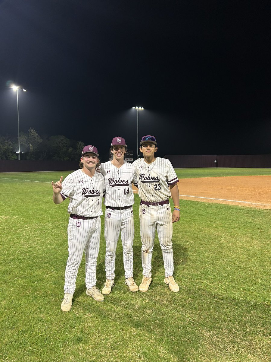 WOLVES WIN over Flour Bluff 6-3. Another solid performance by the team as The Wolves go 2-0 on the day. <a href="/BuildThePack/">BuildThePack</a> <a href="/DavenportWolves/">DHS Wolves Athletics</a> <a href="/BMar1842/">Brian Martinez</a> <a href="/cisdnews/">Comal ISD</a> 

Alpha Wolves of the game:
<a href="/torresgt23/">Gary Torres Jr</a> 2-3
<a href="/DylanBohlke/">Dylan Bohlke</a> 5 Inn, 7 K’s Win
<a href="/_3hharper/">Hayden Harper</a> Save, 3 K’s