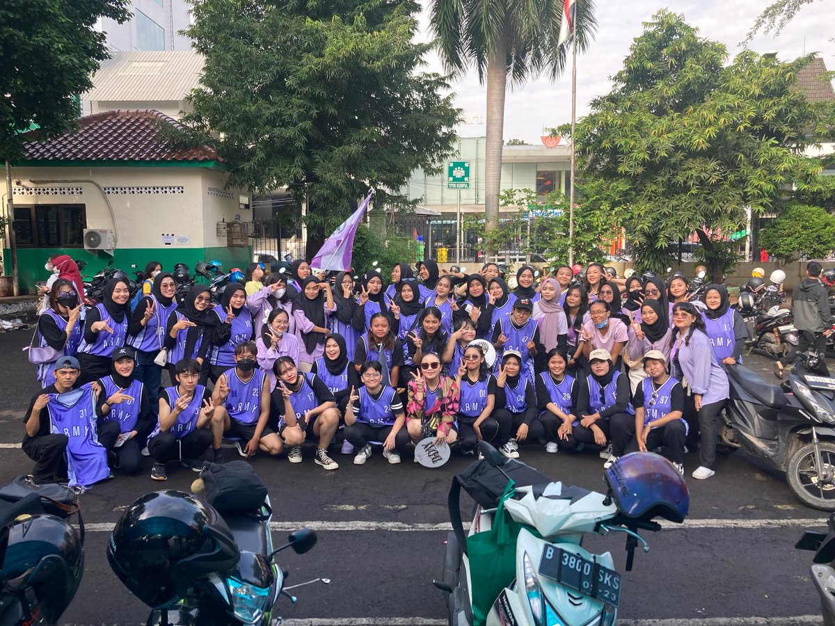 megoweol's tweet photo. #Borahae #ARMY

Kembali kerumah yang sudah 10 tahun menemani https://t.co/WBFjMkJVBS