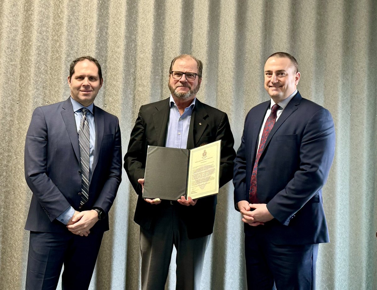 ChiefMcGuire's tweet photo. Big thanks to ⁦@OPP⁩ Chief Supt. Bryan MacKillop of the N/W Region for presenting me with a Commendation in recognition of my service and upcoming retirement. Thx also to Chief Mark Campbell for representing the ⁦@OACPOfficial⁩ Board. #HaveALittleFunEveryDay https://t.co/DRmVrJY8pB