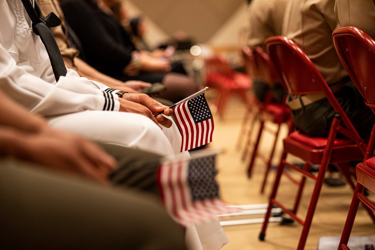 OkinawaMarines's tweet image. Unity in diversity! 🌍
A proud moment as eight service members &amp;amp; SOFA personnel from six nations become U.S. citizens. The Oath of Allegiance echoes across borders, marking their commitment. 🎉 🌟
(@USMC 📸by Cpl. Alex Fairchild)
#CitizenshipCeremony #MCIPAC #UnityInDiversity