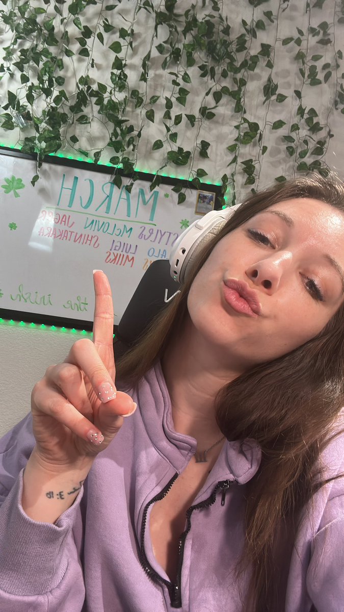 DeadlyOpal's tweet photo. Sub board is growing! Come make it grow some more! 
Live RIGHT NOW on Twitch with some Apex Legends!

https://t.co/J6aDvivlRh https://t.co/PZ3wX4XUFO