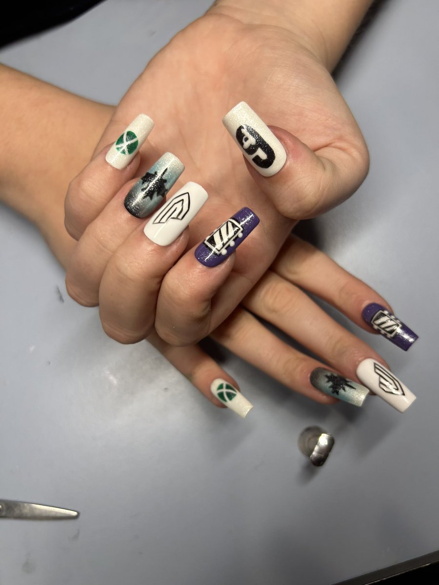 r6 jynxi inspired press on nails!
{taking custom orders all hand drawn}
#r6 #jynxzi #customnails