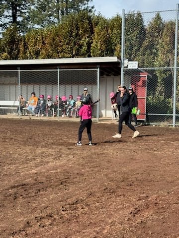 This last weekend I was given the opportunity to help and take part with my local little league for some skill assessments. Wasn’t able to get many pictures but my wonderful mom was able to capture some moments! ❤️🥎