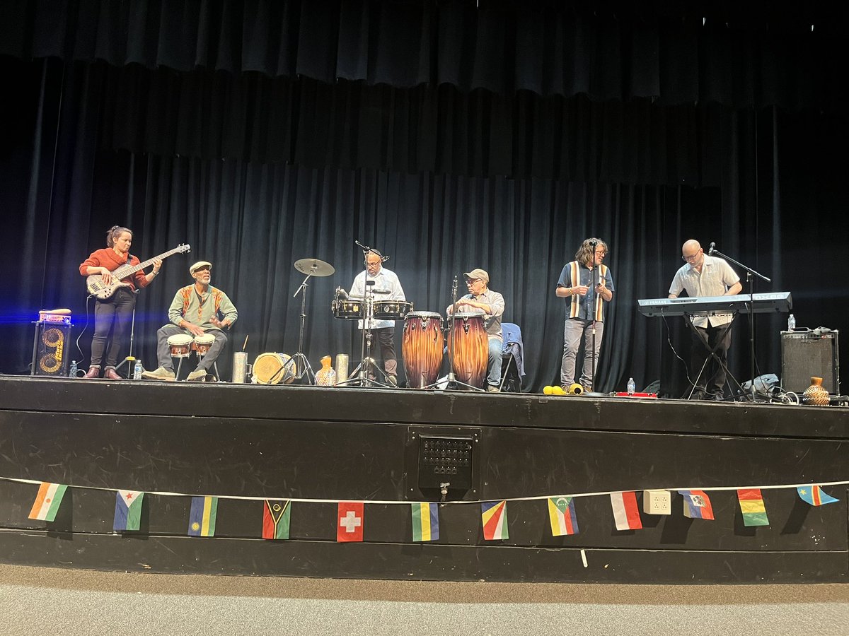 senoritapacheco's tweet image. A few more moments from today’s cultural showcase! And a huge thank you to Señora George for all the behind the scenes work she did to make this event so impactful for all! #learninglanguagespromotesfriendship #globalcitizens #TigerPride @tauntonhstigers @Taunton_Schools