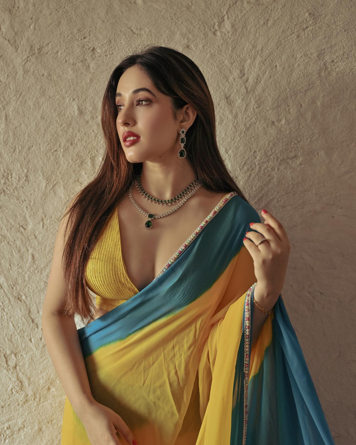 GIHlMhcWwAACJgR?format=jpg&name=large