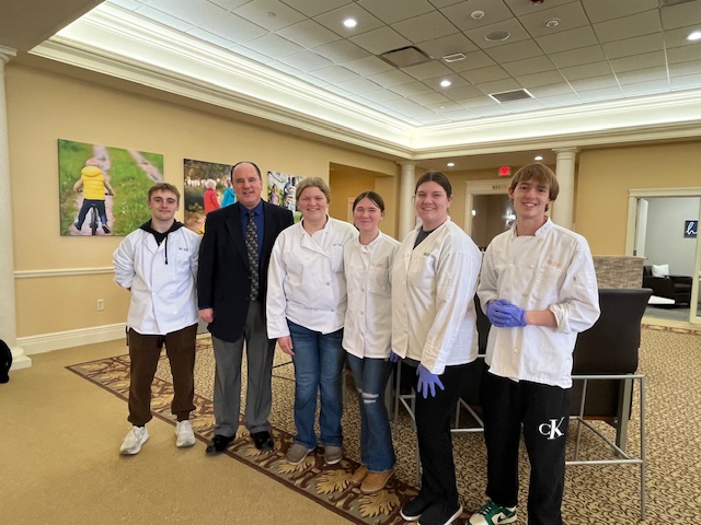 My first official photograph with Waverly-Shell Rock students. They provided an excellent meal and great service for the <a href="/CentralRivers/">Central Rivers AEA</a> AEA superintendents today!  

<a href="/BiblerLuanne/">LuAnne Bibler</a> <a href="/WSRcsd/">WSR Schools</a> <a href="/wsrschools/">W-SR School District</a> <a href="/WSRSchools_/">WSR</a>  <a href="/W_SRFoundation/">Waverly Shell Rock Community Schools Foundation</a> <a href="/waverly_FCCLA/">Waverly FCCLA</a> <a href="/fox_dfoxems22/">David Fox</a> <a href="/brwebs10/">Brady Weber</a>