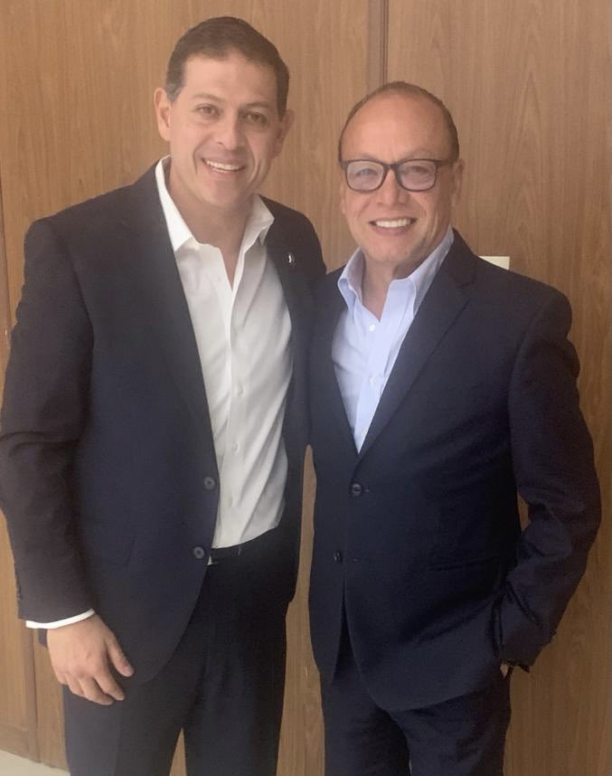 Un gusto saludar a mi querido amigo Octavio Pimentel Rector de la Universidad Autónoma de Coahuila. Lobos por siempre!!