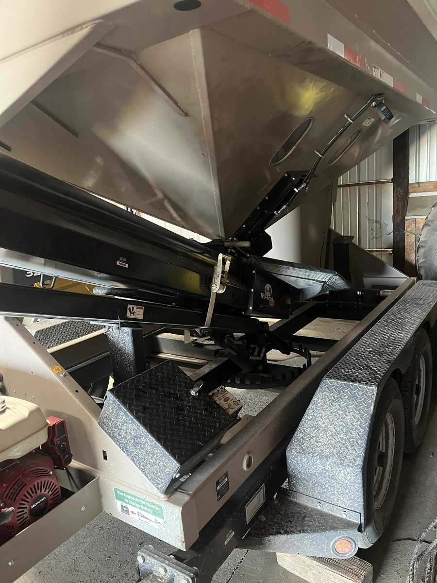 Selling our nicely used J&amp;M 375 seed tender $38,500 obo
1 owner
Excellent field ready condition
2 5/8” bumper pull, triple axle
V-belt conveyer
scale
wireless remote
on-board controls
hydraulic’s for raise/lower/swing
Honda key start engine
New battery
4027099327
RT’s appreciated