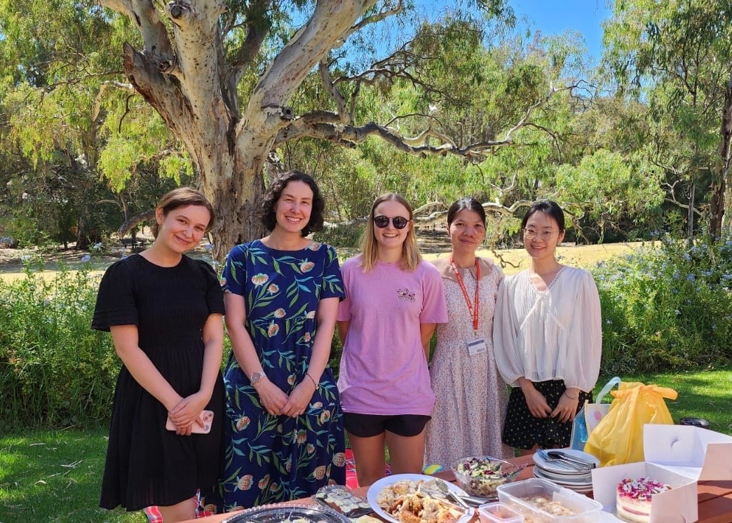 Dr Stephanie Watts-Fawkes (@myco_research) on Twitter photo Happy #IWD2024 from (some of) the beneficial plant-microbe interactions group at <a href="/waiteresearch/">Waite Research Institute</a> 🌱💜 Happy #IWD2024 from (some of) the beneficial plant-microbe interactions group at <a href="/waiteresearch/">Waite Research Institute</a> 🌱💜